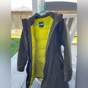 North Face Women’s Jump Down Parka, size S, New Taupe Green
